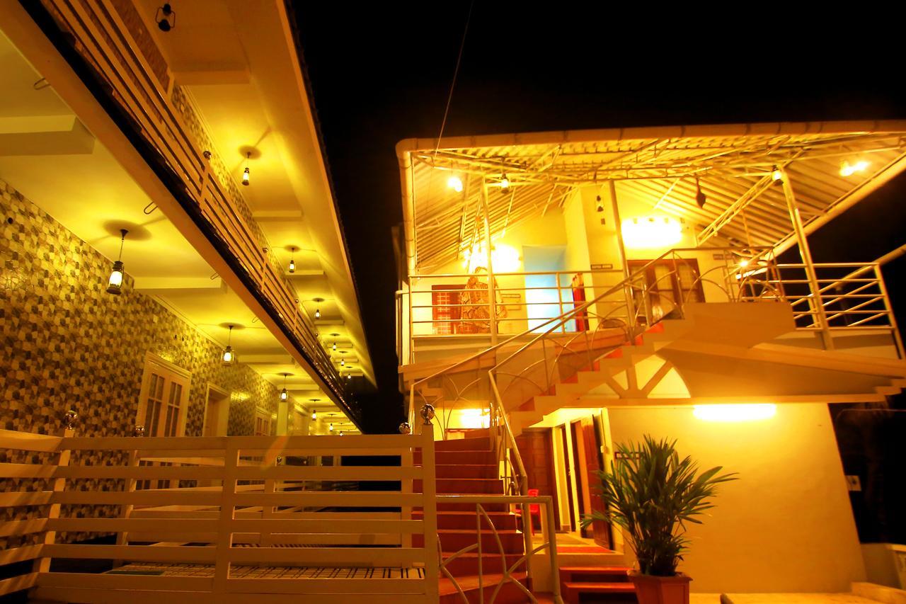 Oyo 4867 Royal Homes Alappuzha Exteriör bild